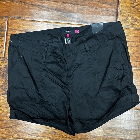 Torrid sateen shorts NWT - Picture 1 of 6